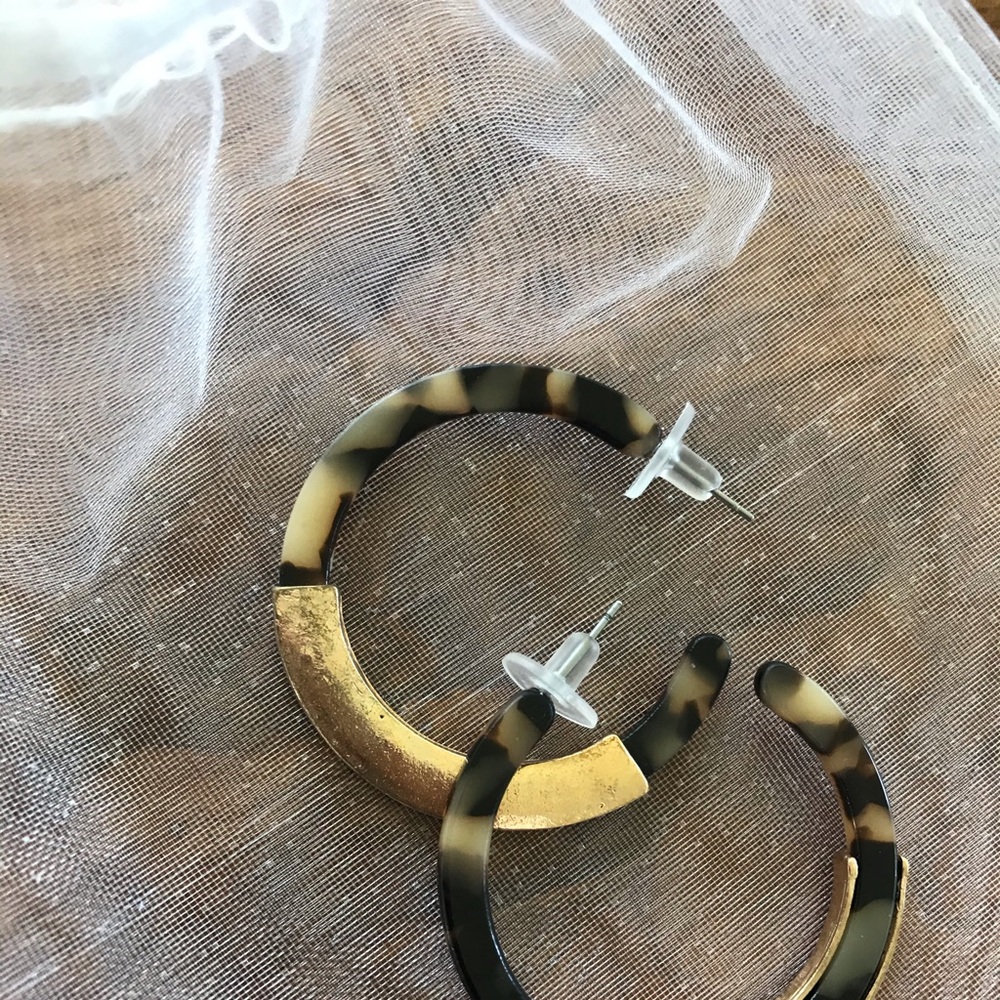 Cream Tortoise Hoop - Picture 4 of 5